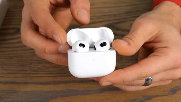 Airpod Case not Charging fix it