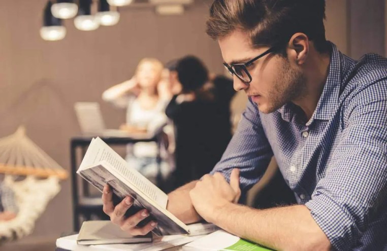 students reading books